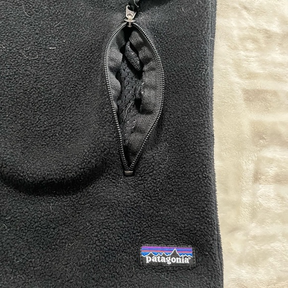 Patagonia Black Fleece Vest with Gold Embroidery - Picture 2 of 7